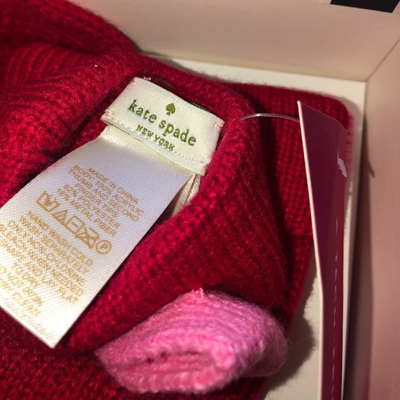 Kate Spade Bow Beanie & Tech Friendly Gloves Set - Picture 6 of 8